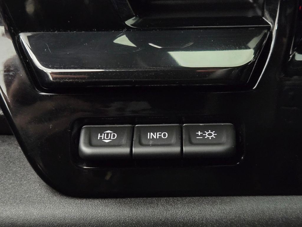 2024 Chevrolet Silverado 1500 ZR2 Image 32 of 40