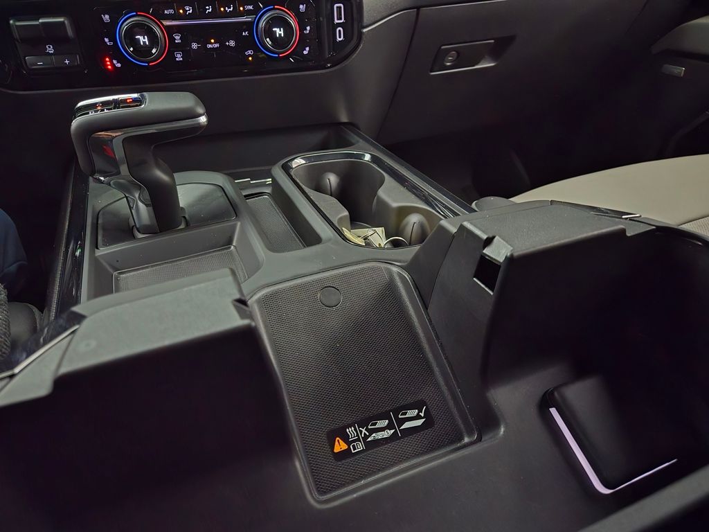 2024 Chevrolet Silverado 1500 ZR2 Image 33 of 40