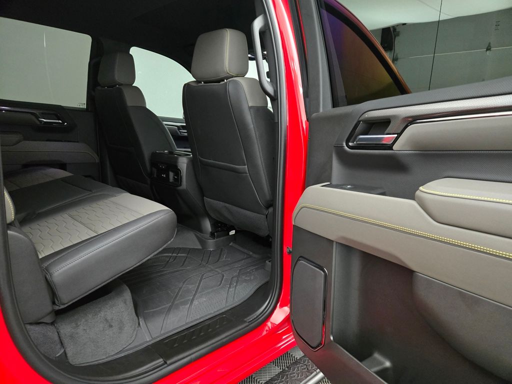 2024 Chevrolet Silverado 1500 ZR2 Image 13 of 40