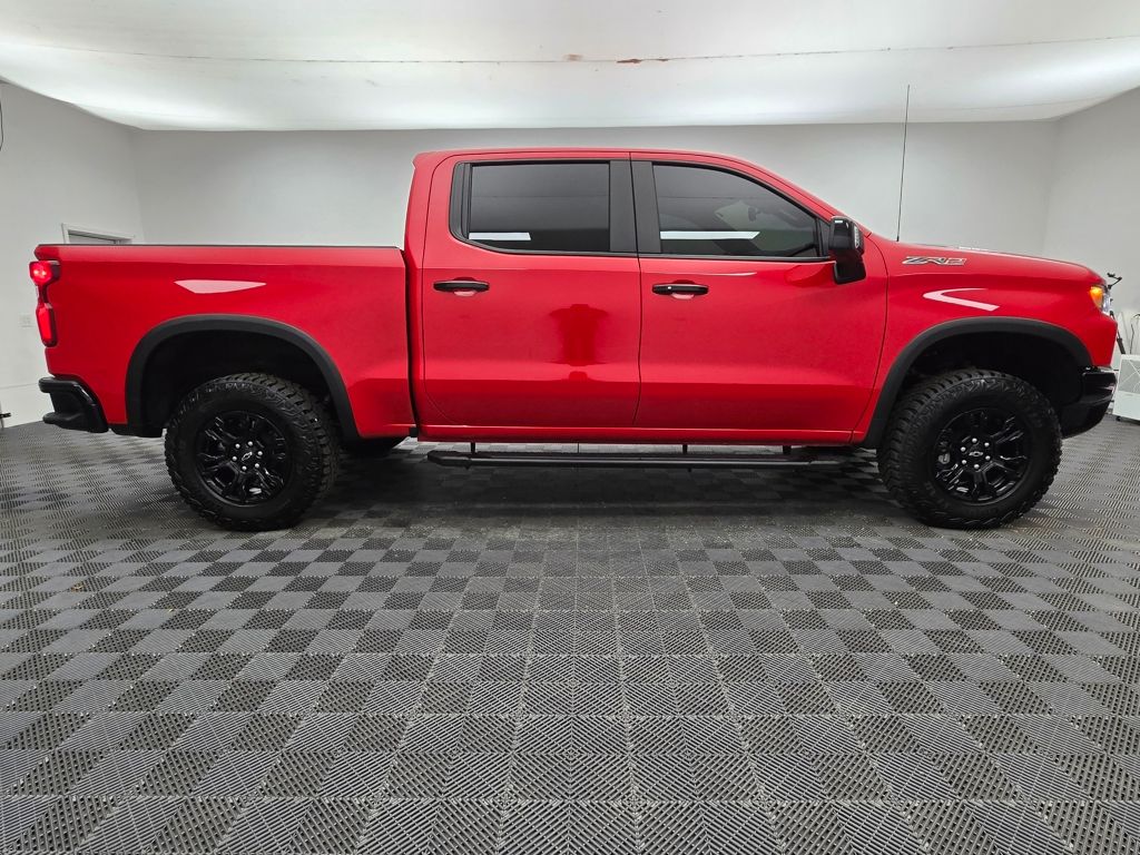 2024 Chevrolet Silverado 1500 ZR2 Image 3 of 40