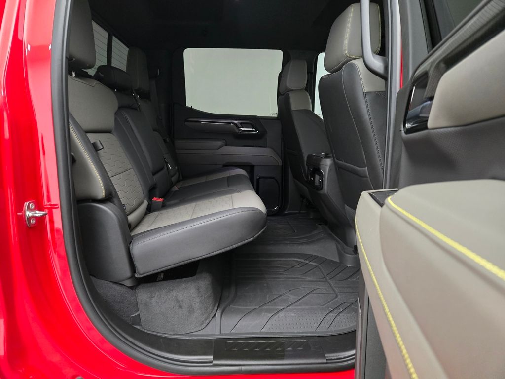 2024 Chevrolet Silverado 1500 ZR2 Image 17 of 40