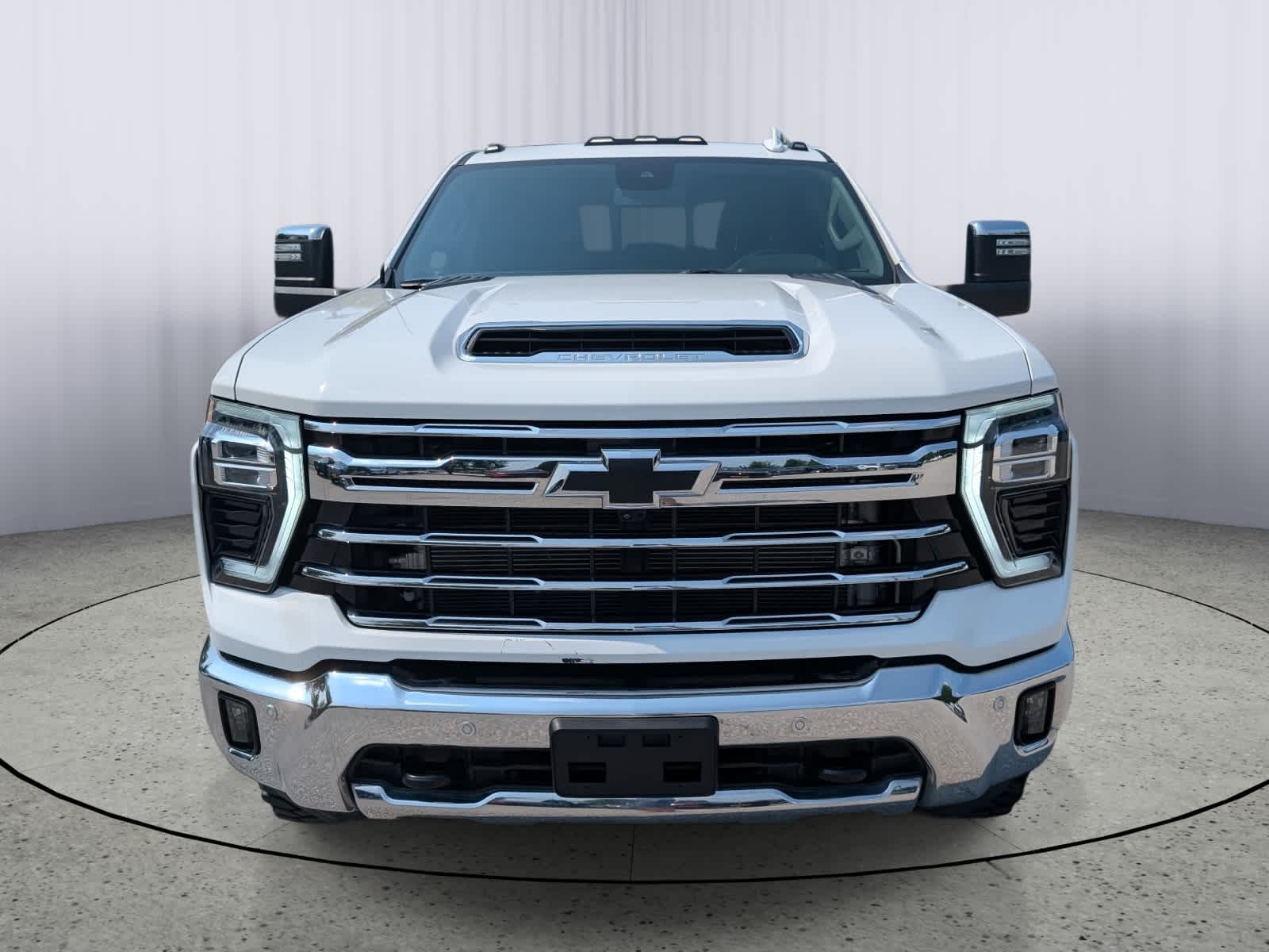 2024 Chevrolet Silverado 2500HD LTZ Image 2 of 31