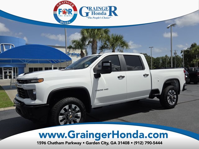 2024 Chevrolet Silverado 2500HD Custom Image 2 of 22