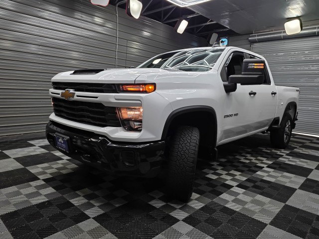2024 Chevrolet Silverado 2500HD Custom Image 1 of 41