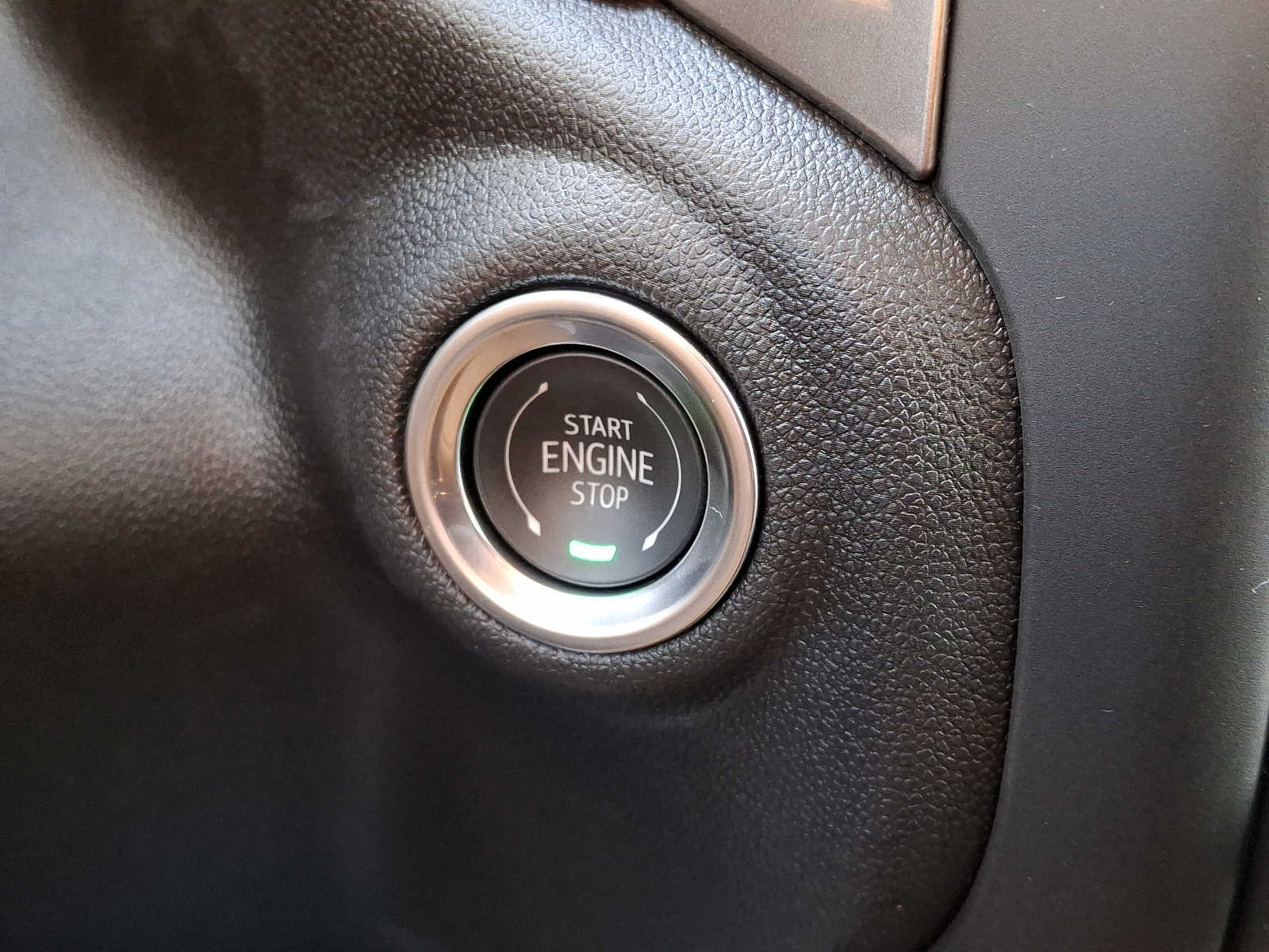 Vehicle image 18 of 22