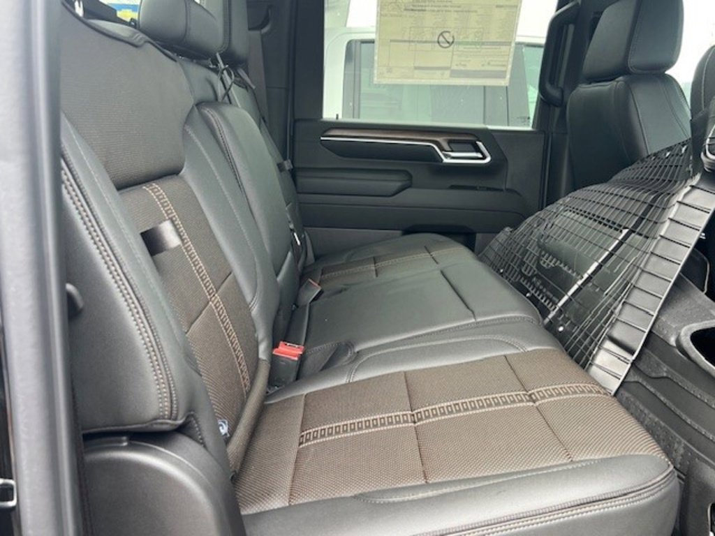 2024 Chevrolet Silverado 2500HD High Country Image 5 of 6