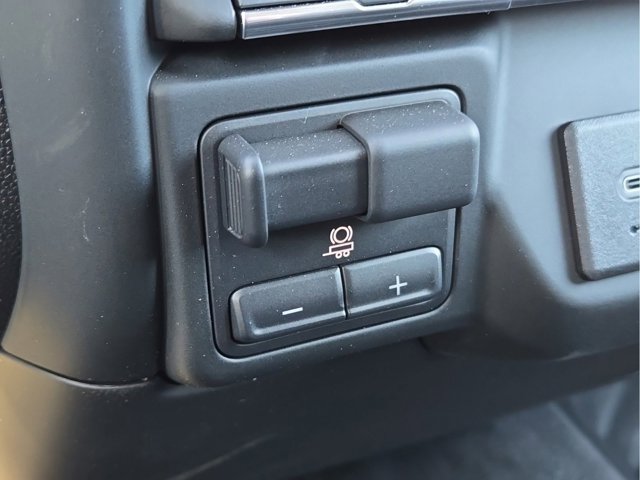 Vehicle image 31 of 32