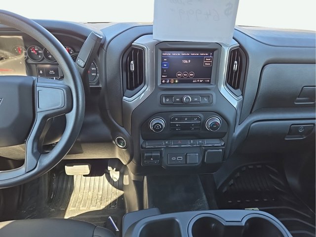 Vehicle image 22 of 32