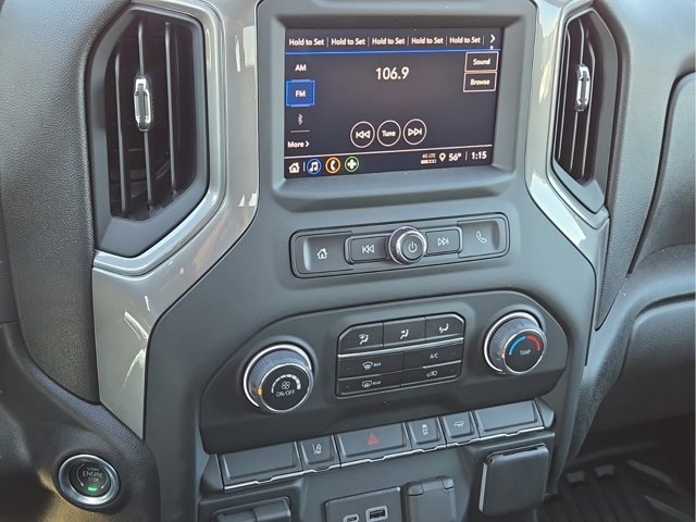 Vehicle image 27 of 32