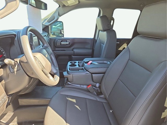 Vehicle image 18 of 32