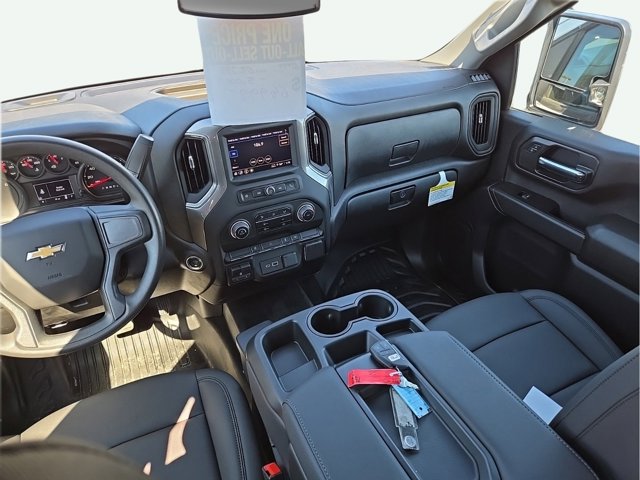 Vehicle image 21 of 32