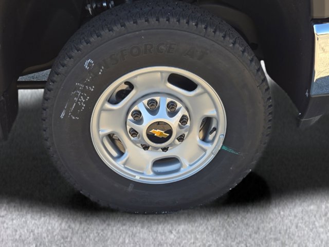 Vehicle image 11 of 32
