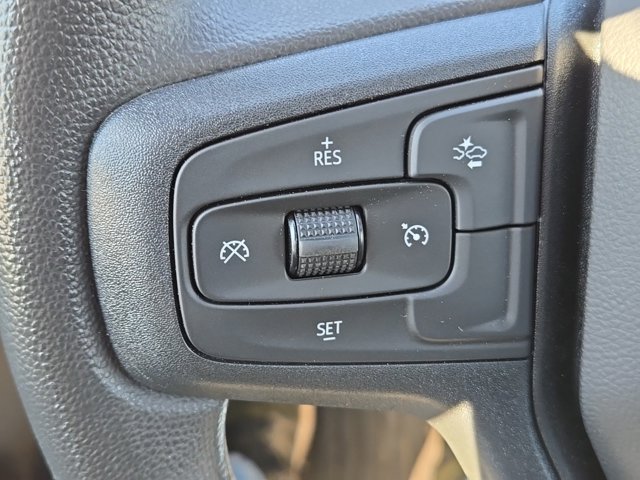 Vehicle image 26 of 32