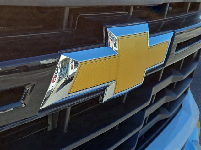 Vehicle image 9 of 32