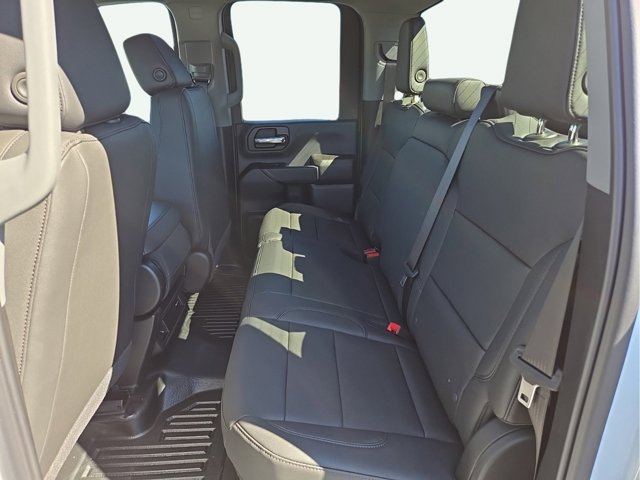 Vehicle image 19 of 32