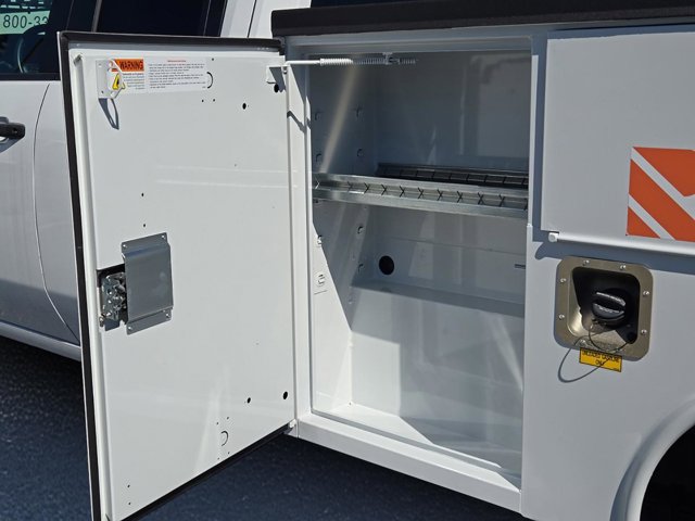 Vehicle image 14 of 32