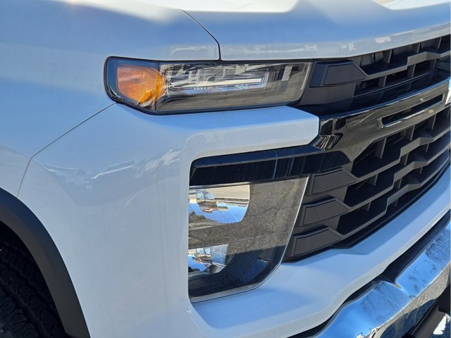 Vehicle image 10 of 32