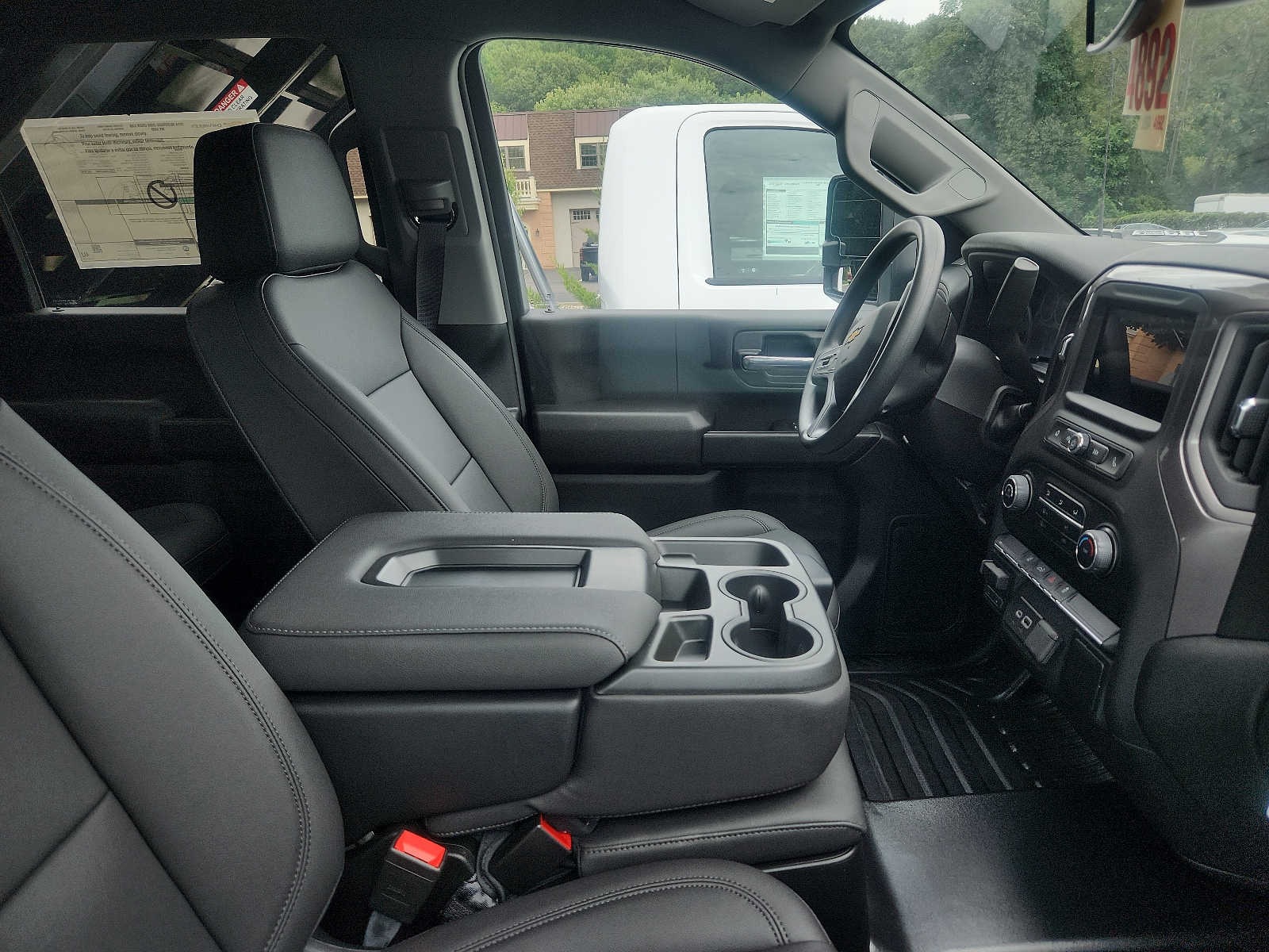Vehicle image 6 of 10