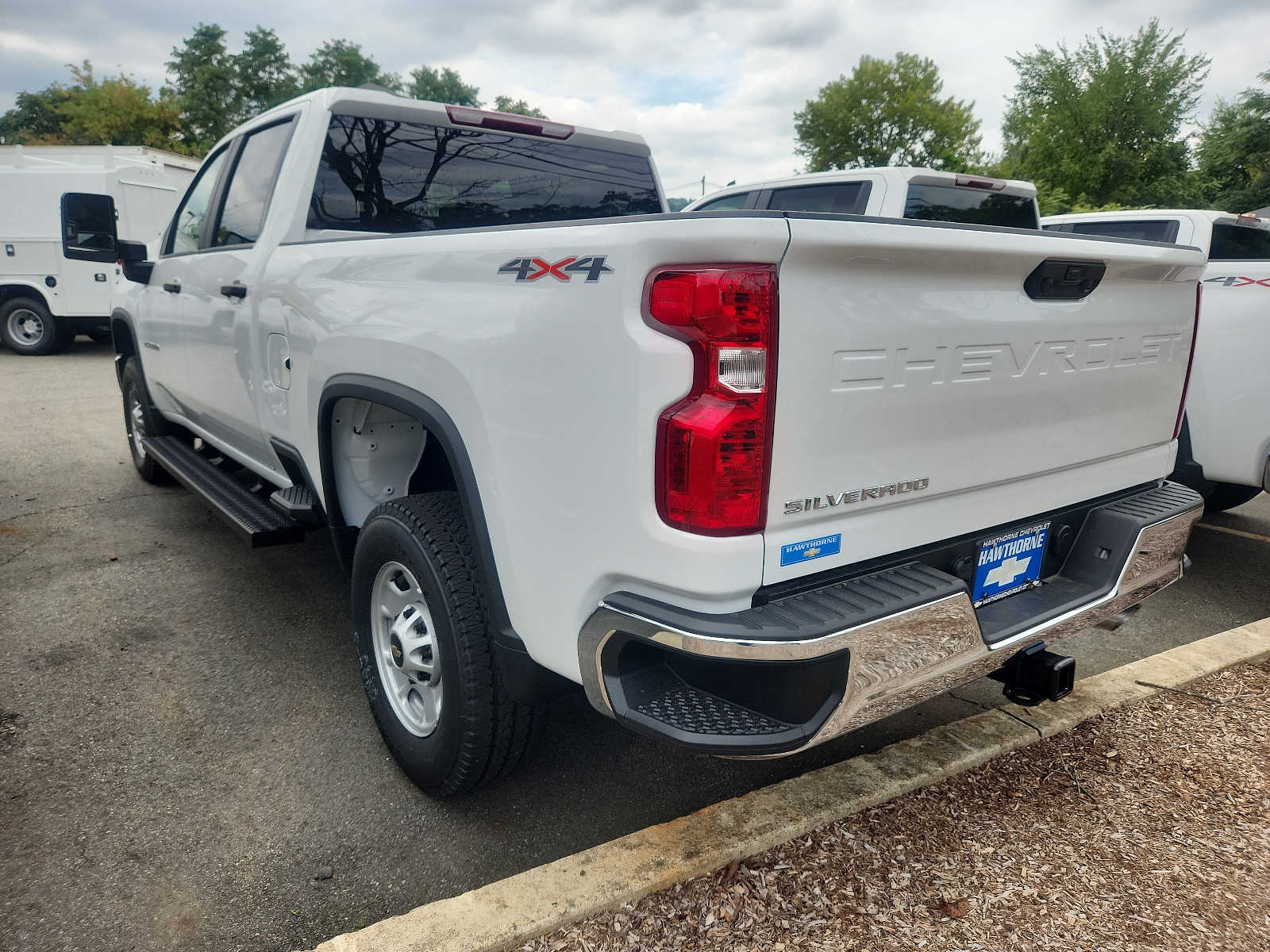 Vehicle image 4 of 10