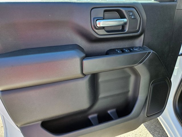 Vehicle image 13 of 25