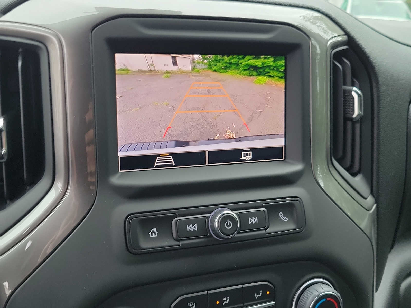 Vehicle image 15 of 21