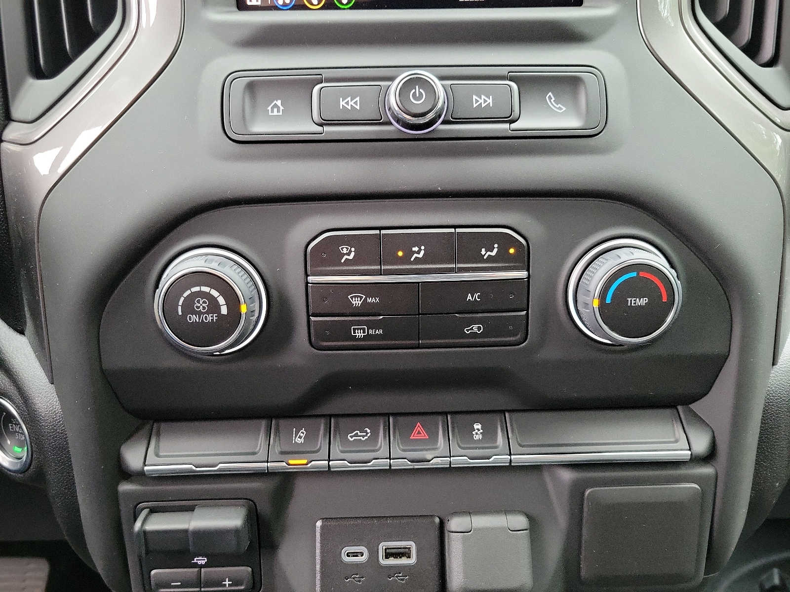 Vehicle image 13 of 21
