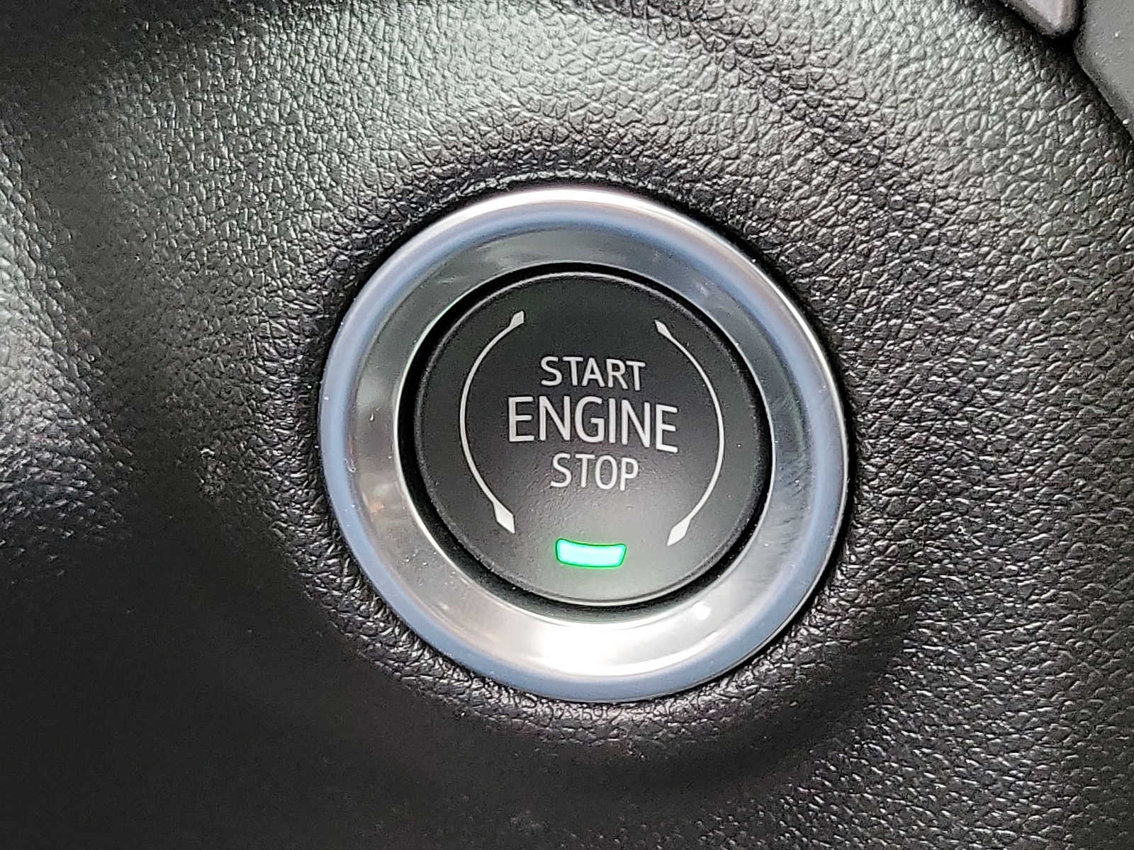 Vehicle image 17 of 21