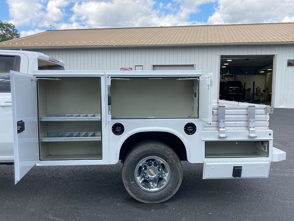2024 Chevrolet Silverado 3500HD LT Image 14 of 33