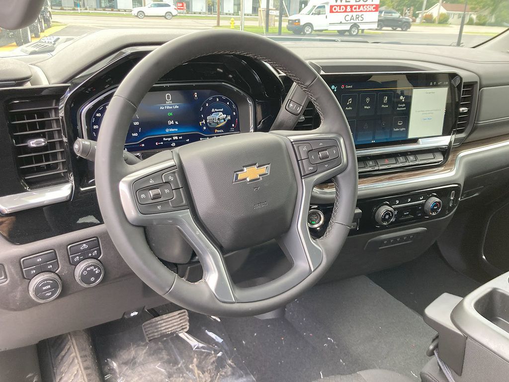 2024 Chevrolet Silverado 3500HD LT Image 19 of 33