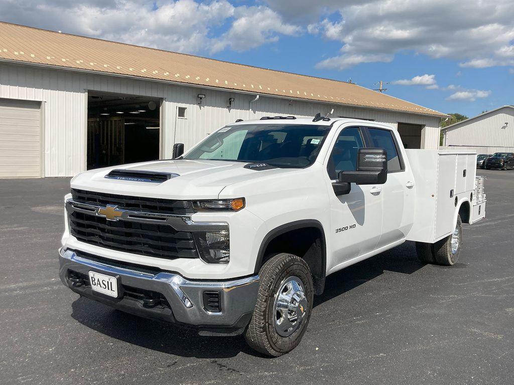 2024 Chevrolet Silverado 3500HD LT Image 1 of 33