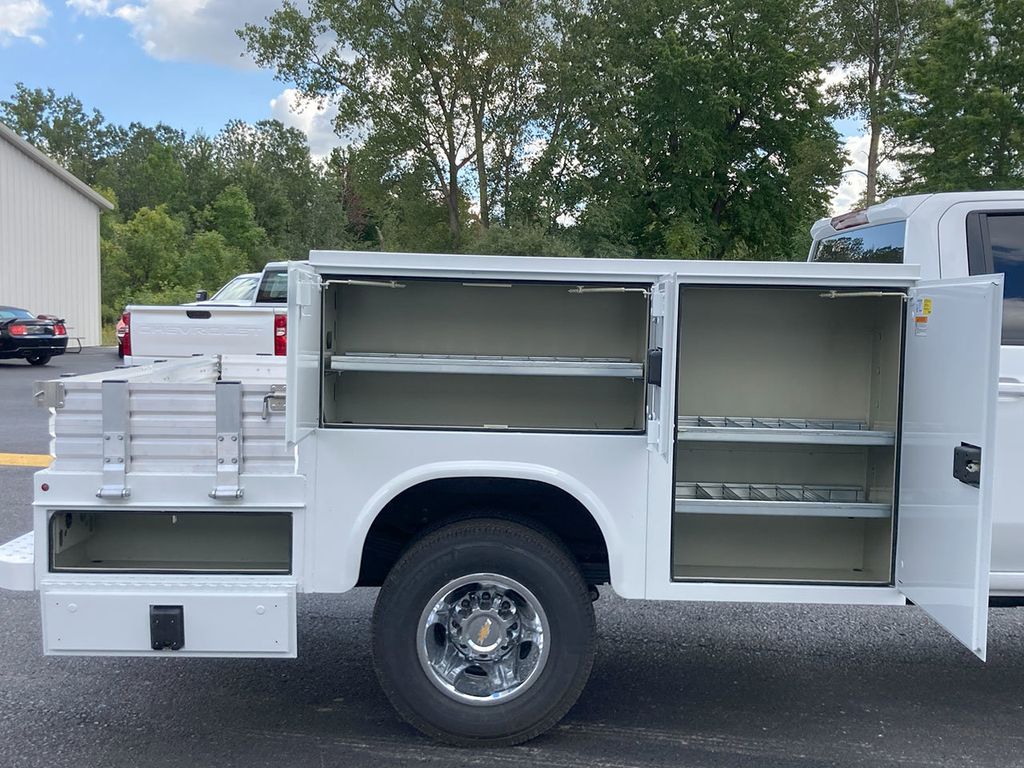 2024 Chevrolet Silverado 3500HD LT Image 9 of 33