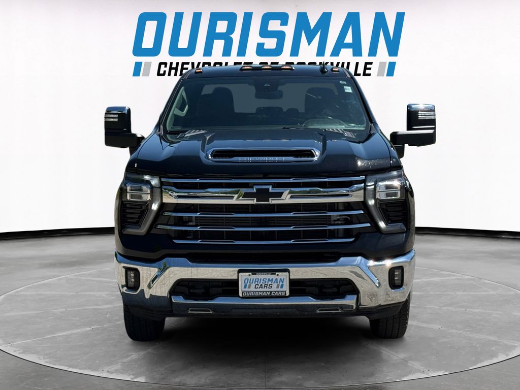 2024 Chevrolet Silverado 3500HD LTZ Image 2 of 28