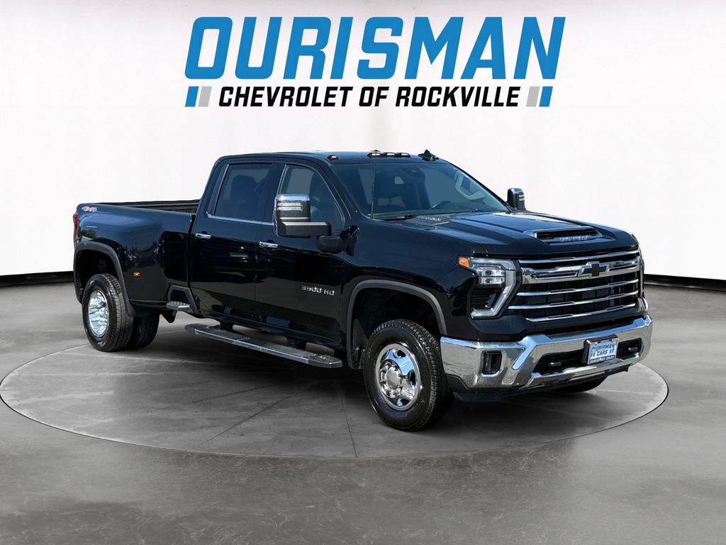 2024 Chevrolet Silverado 3500HD LTZ Image 3 of 28