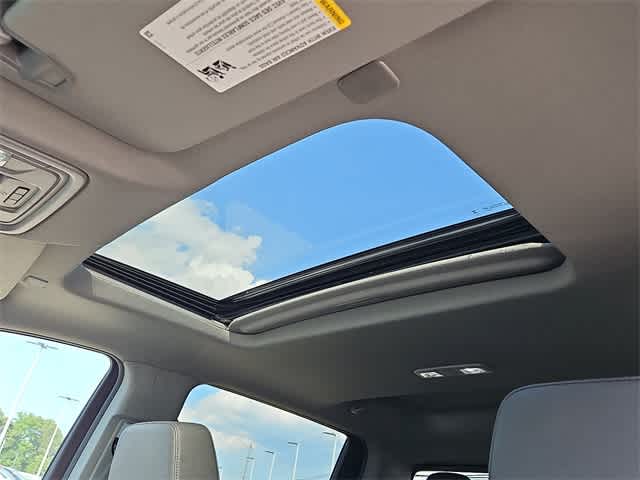 Vehicle image 9 of 21