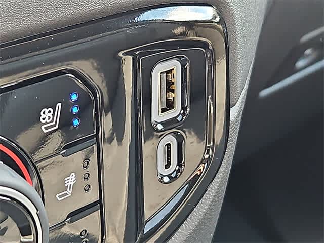 Vehicle image 19 of 21