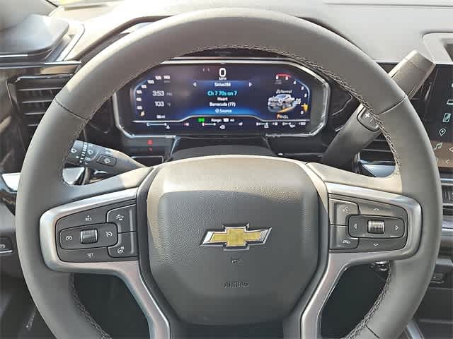 Vehicle image 15 of 21