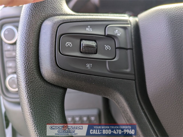 Vehicle image 33 of 34
