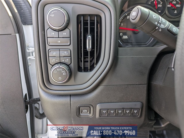 Vehicle image 22 of 34