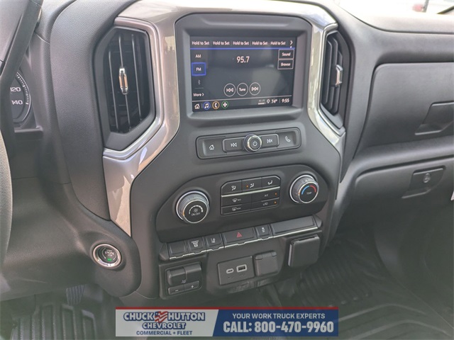 Vehicle image 17 of 34