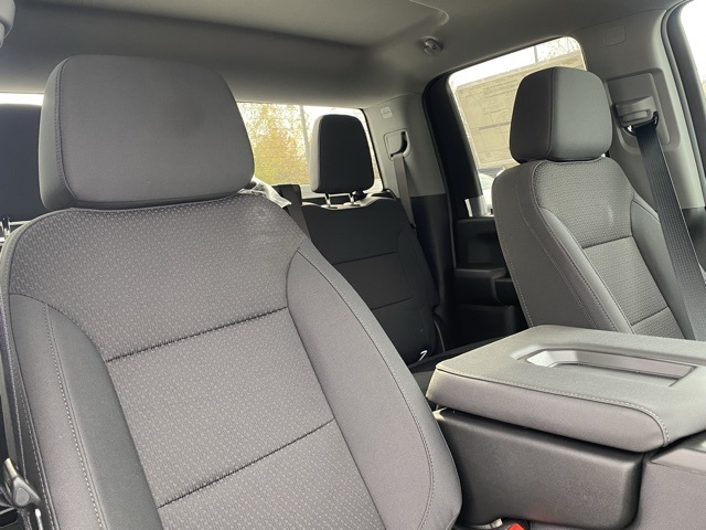 Vehicle image 28 of 35