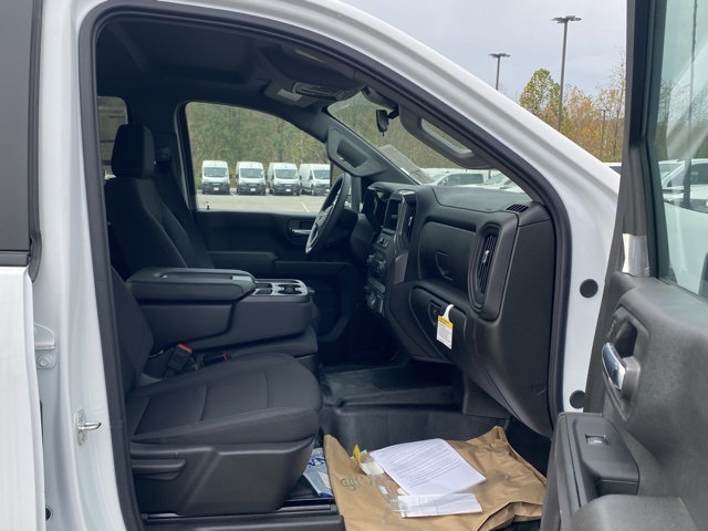 Vehicle image 27 of 35