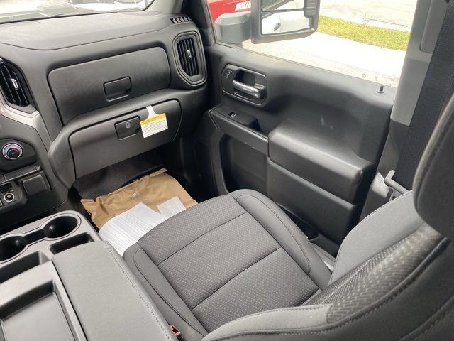 Vehicle image 33 of 35
