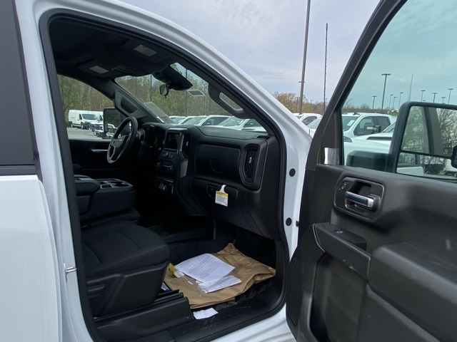 Vehicle image 26 of 35