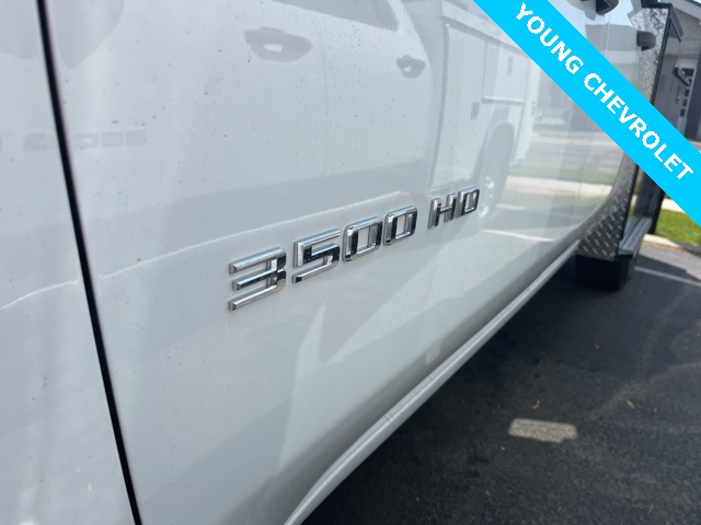 Vehicle image 7 of 11