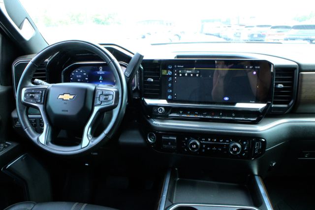 2024 Chevrolet Silverado 3500HD High Country Image 9 of 14