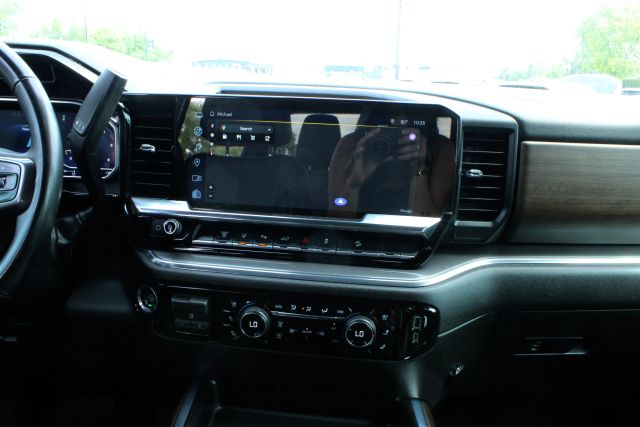 2024 Chevrolet Silverado 3500HD High Country Image 11 of 14