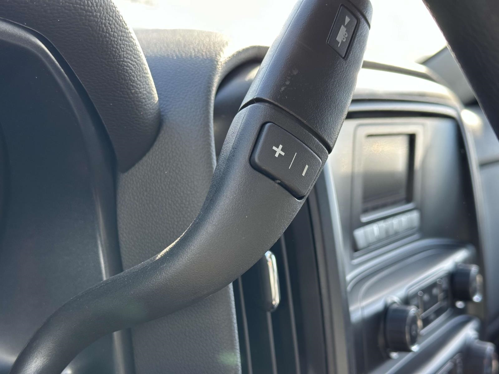 Vehicle image 17 of 21