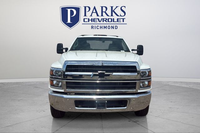 2024 Chevrolet Silverado MD Work Truck Image 2 of 29