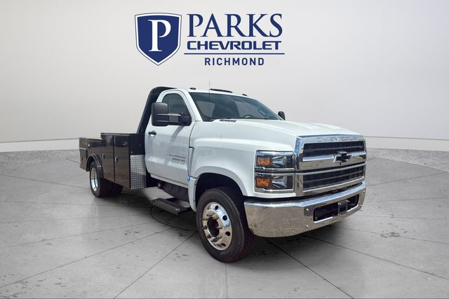 2024 Chevrolet Silverado MD Work Truck Image 3 of 29