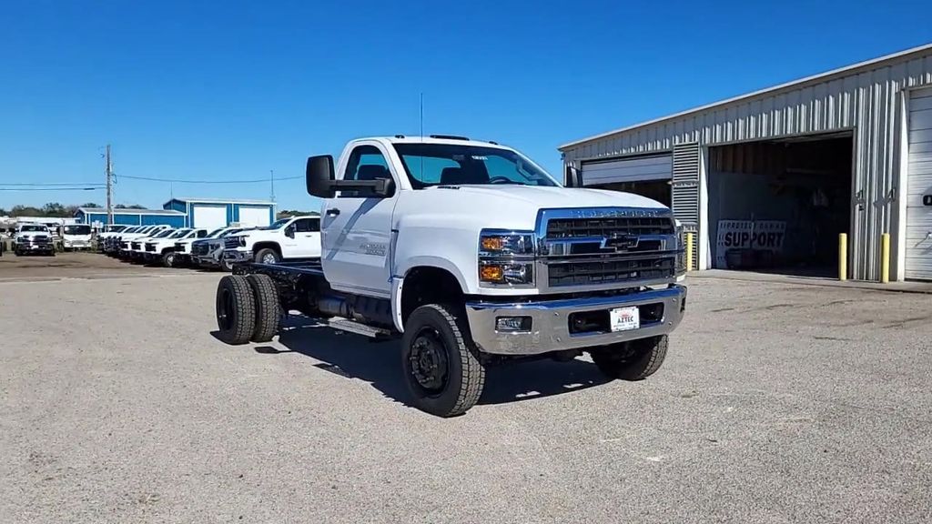 2024 Chevrolet Silverado MD Work Truck Image 3 of 21